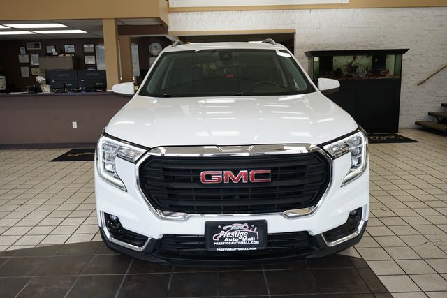 Used 2022 GMC Terrain SLT image 17
