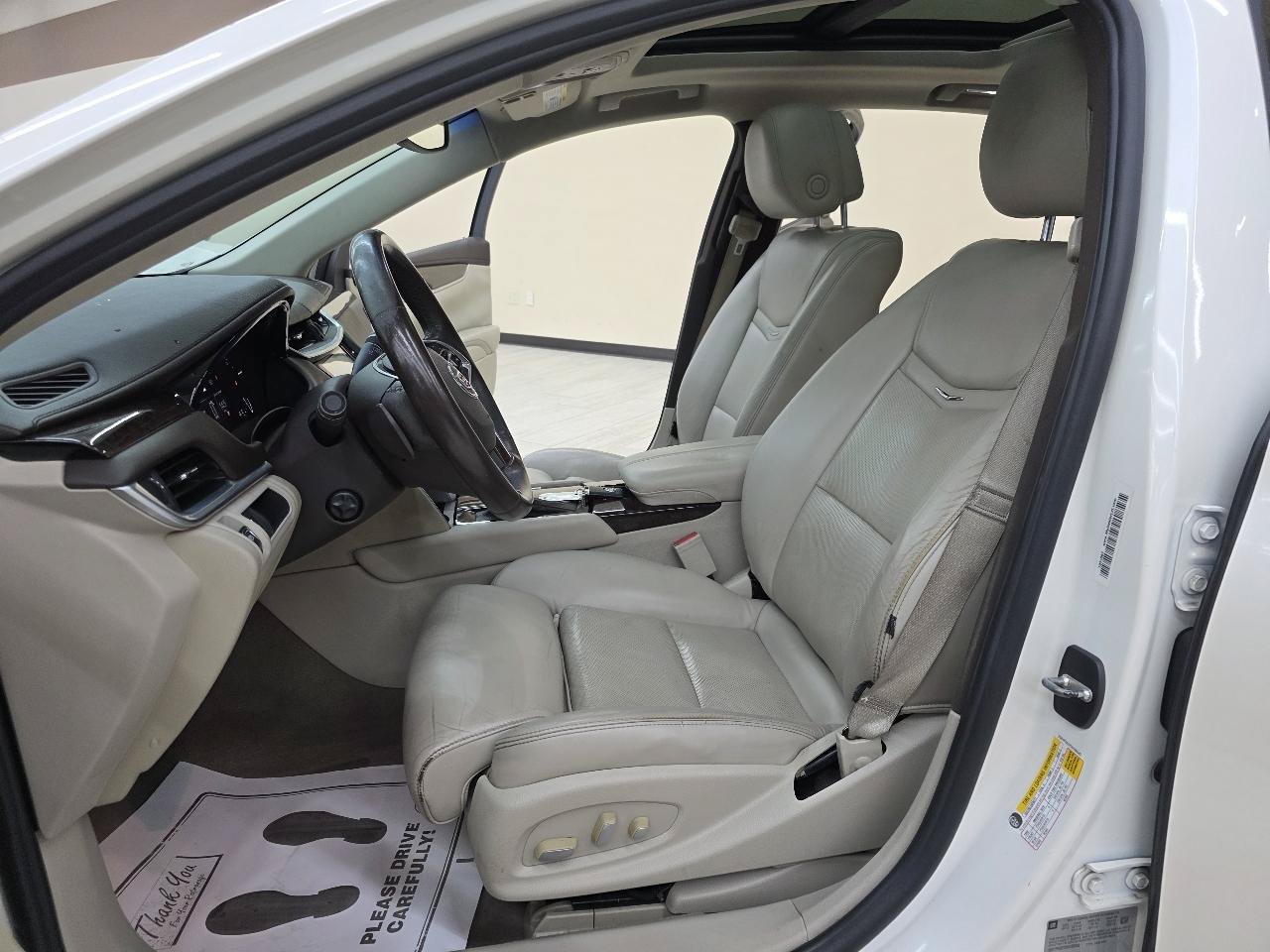 Used 2013 Cadillac XTS Luxury FWD image 18