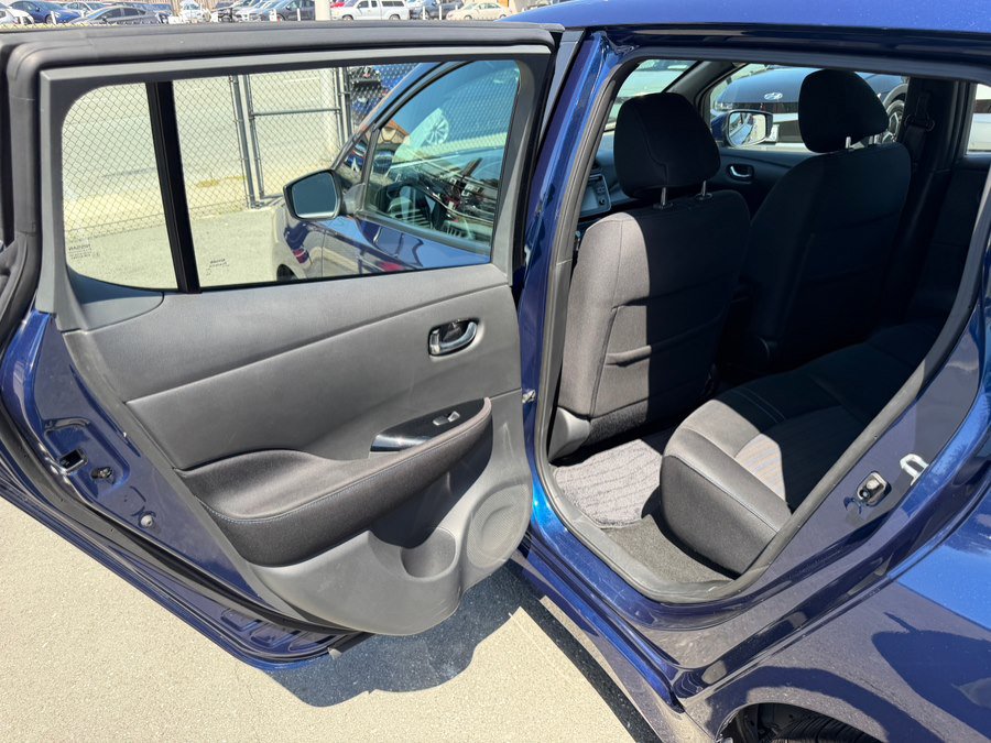 Used 2018 Nissan Leaf SV w/ Protection Package FWD image 42