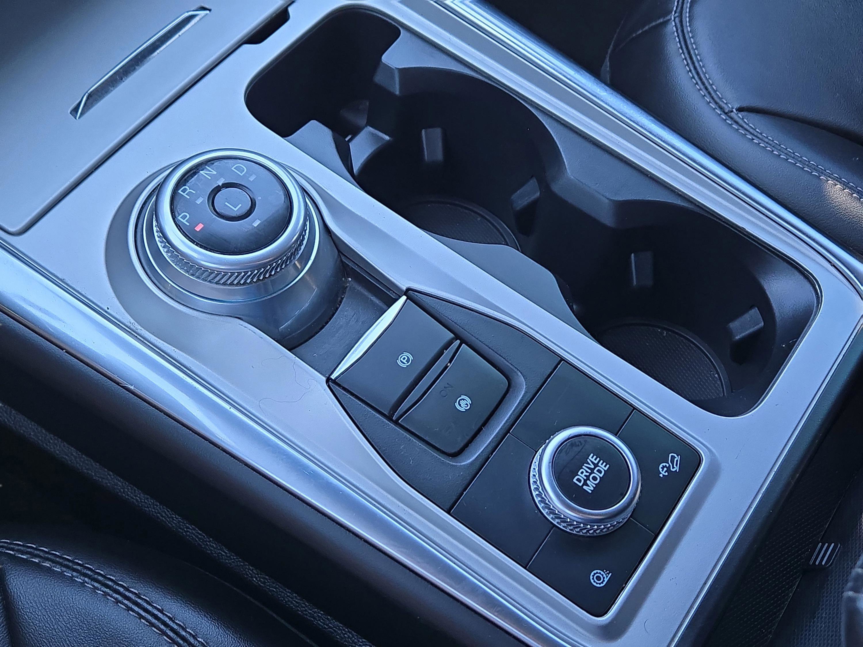 Used 2022 Ford Explorer XLT w/ Equipment Group 202A image 33