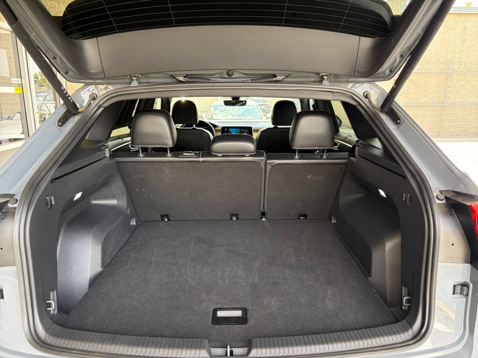 Used 2026 Volkswagen Atlas Cross Sport SE FWD image 28