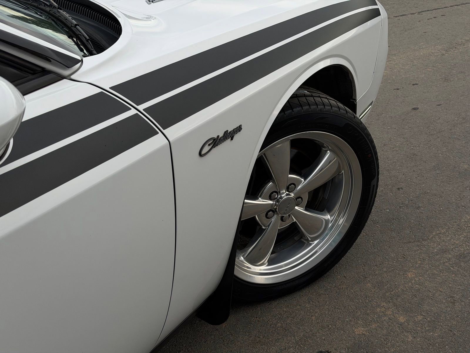 Used 2011 Dodge Challenger R/T RWD image 9