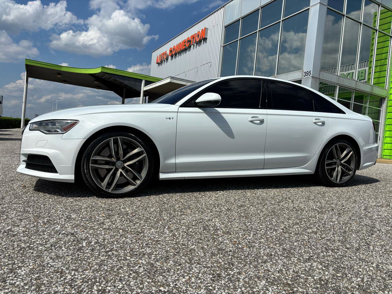 Used 2017 Audi S6 Prestige w/ Prestige Package image 2