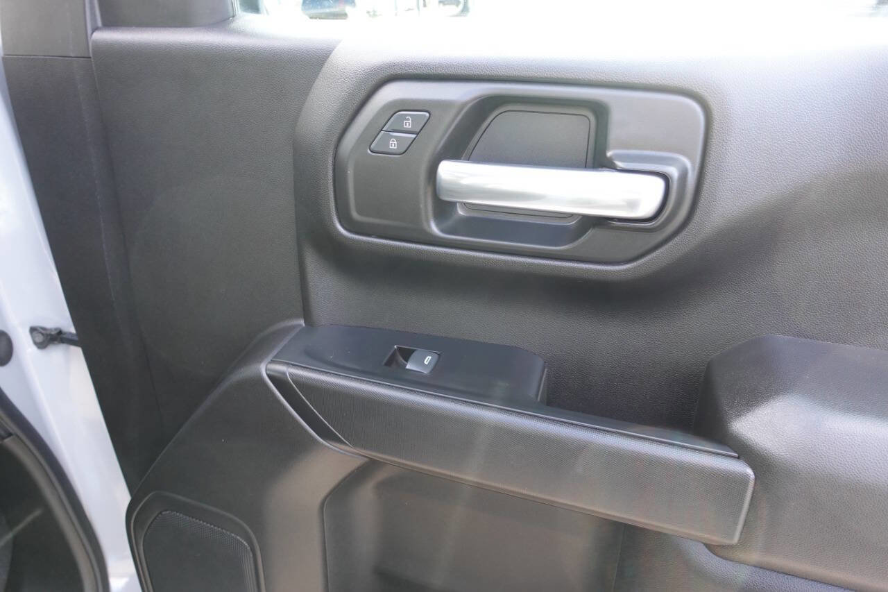 Used 2024 Chevrolet Silverado 1500 Custom AWD/4WD image 34