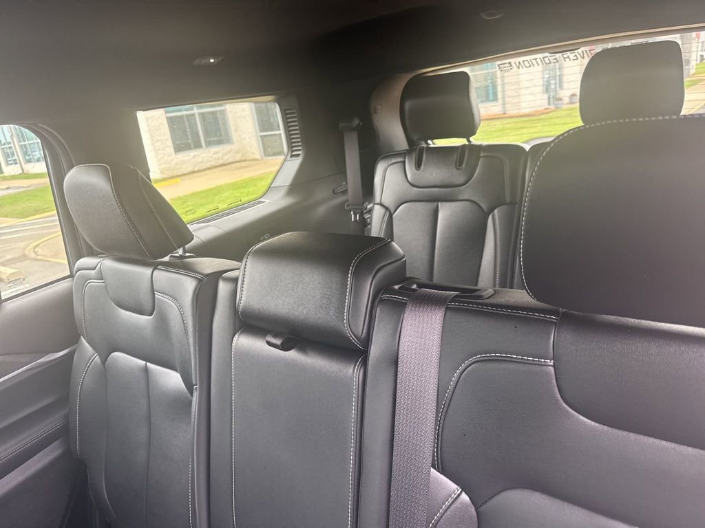 Used 2025 Jeep Grand Cherokee L Limited AWD/4WD image 7