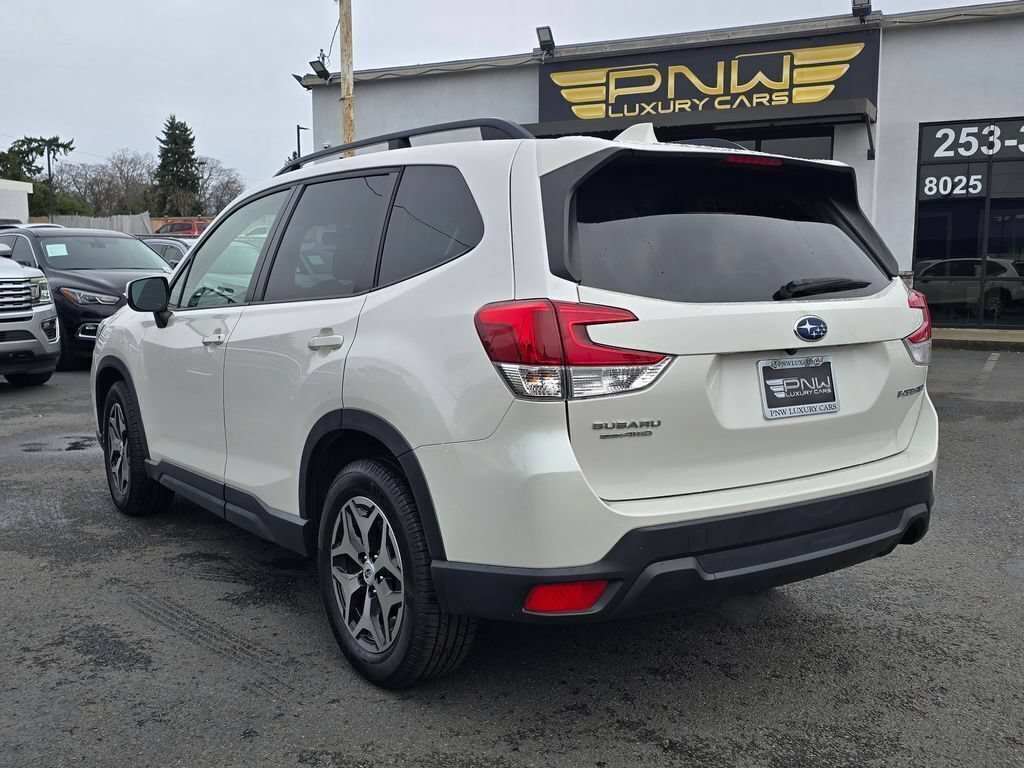 Used 2021 Subaru Forester Premium AWD/4WD image 10