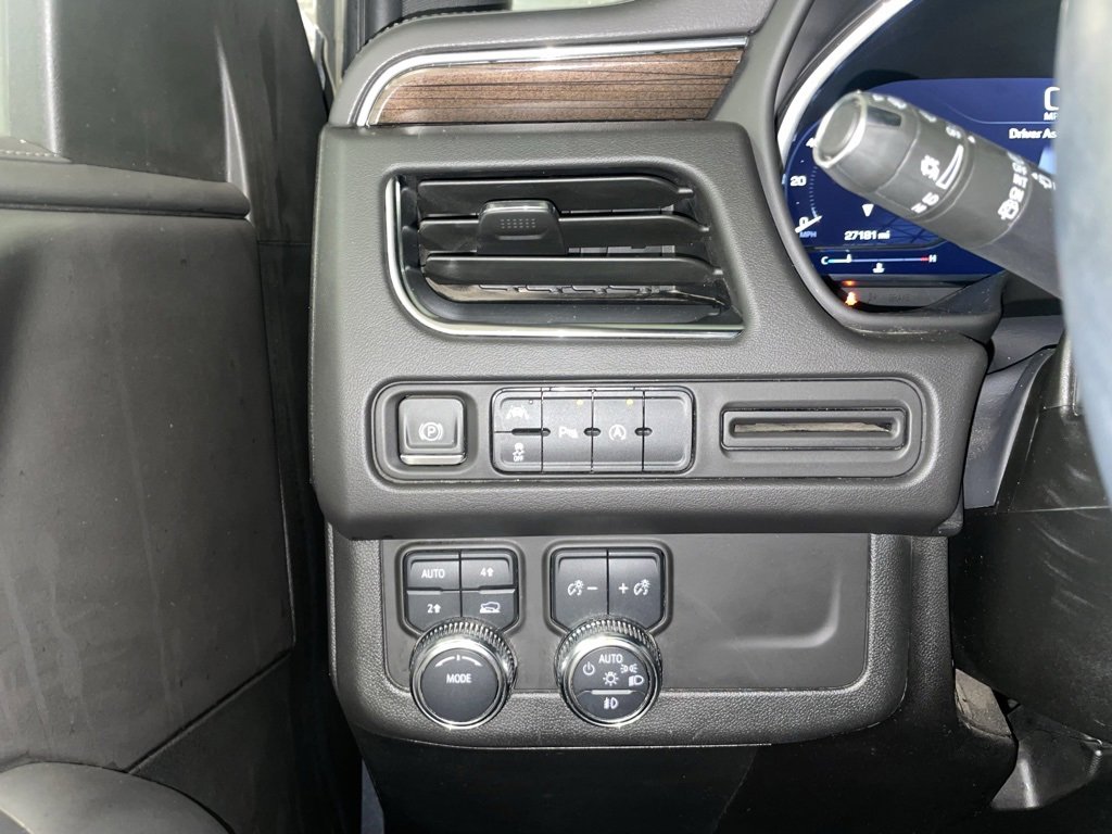 Used 2024 GMC Yukon XL SLE w/ Gmc Pro Safety Plus Package image 13