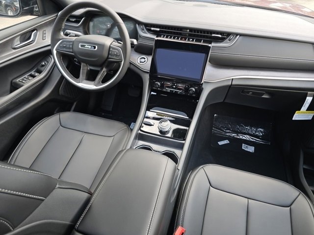 Used 2025 Jeep Grand Cherokee L Limited image 35