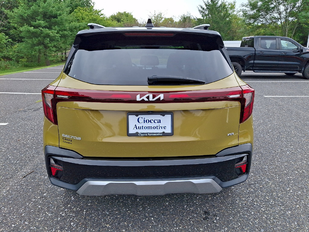 Used 2024 Kia Seltos S AWD/4WD image 6