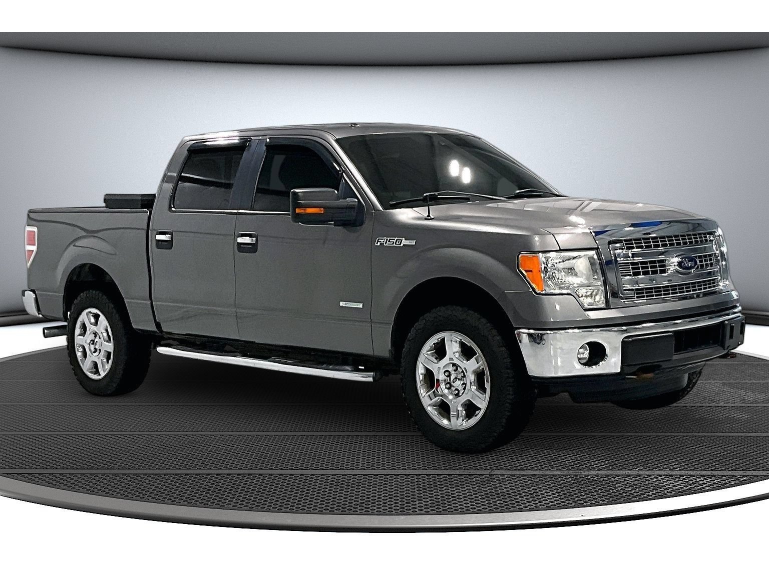 Used 2014 Ford F150 XLT w/ Equipment Group 302A Luxury AWD/4WD image 14