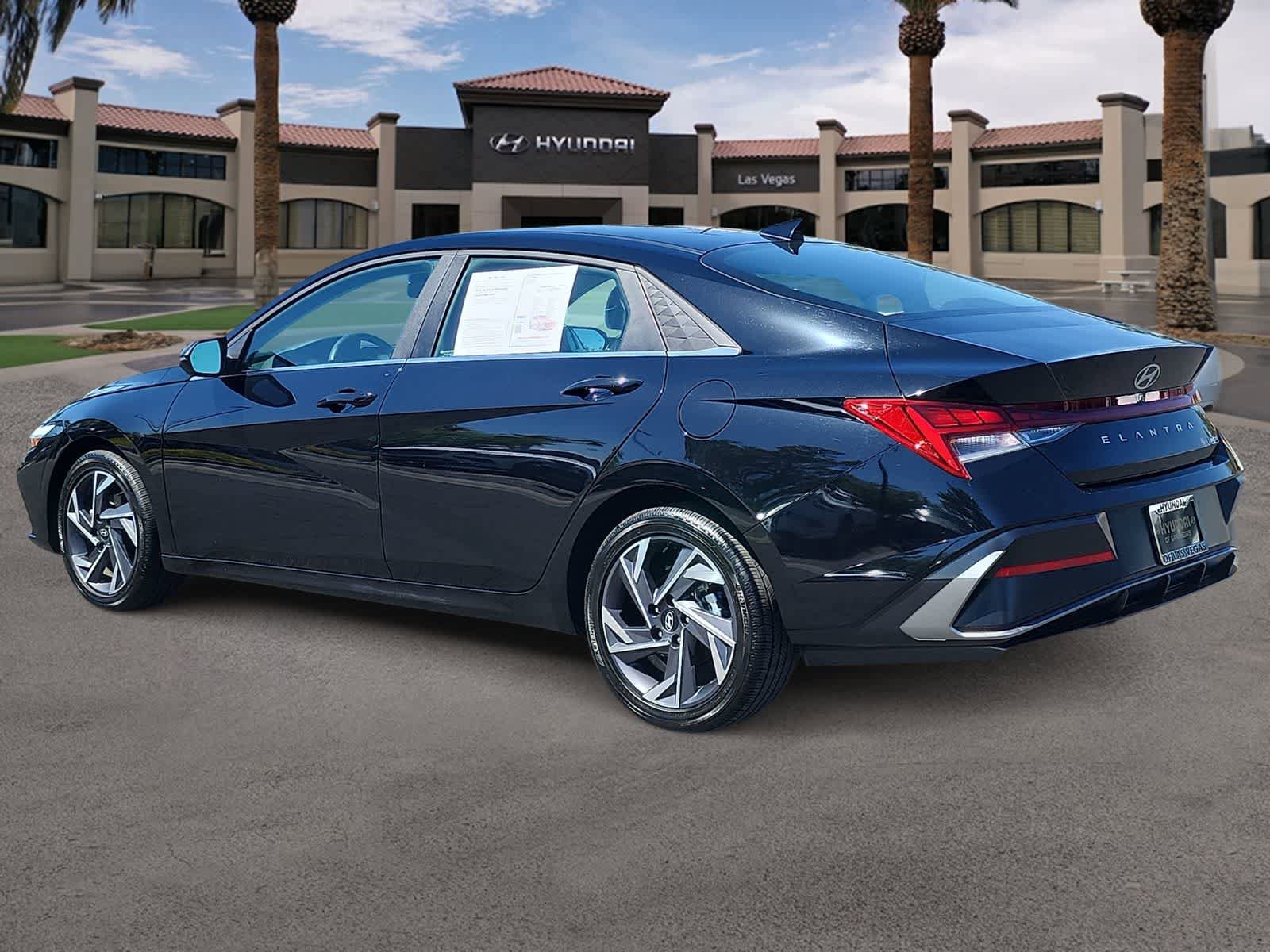 Certified 2025 Hyundai Elantra Limited FWD image 6