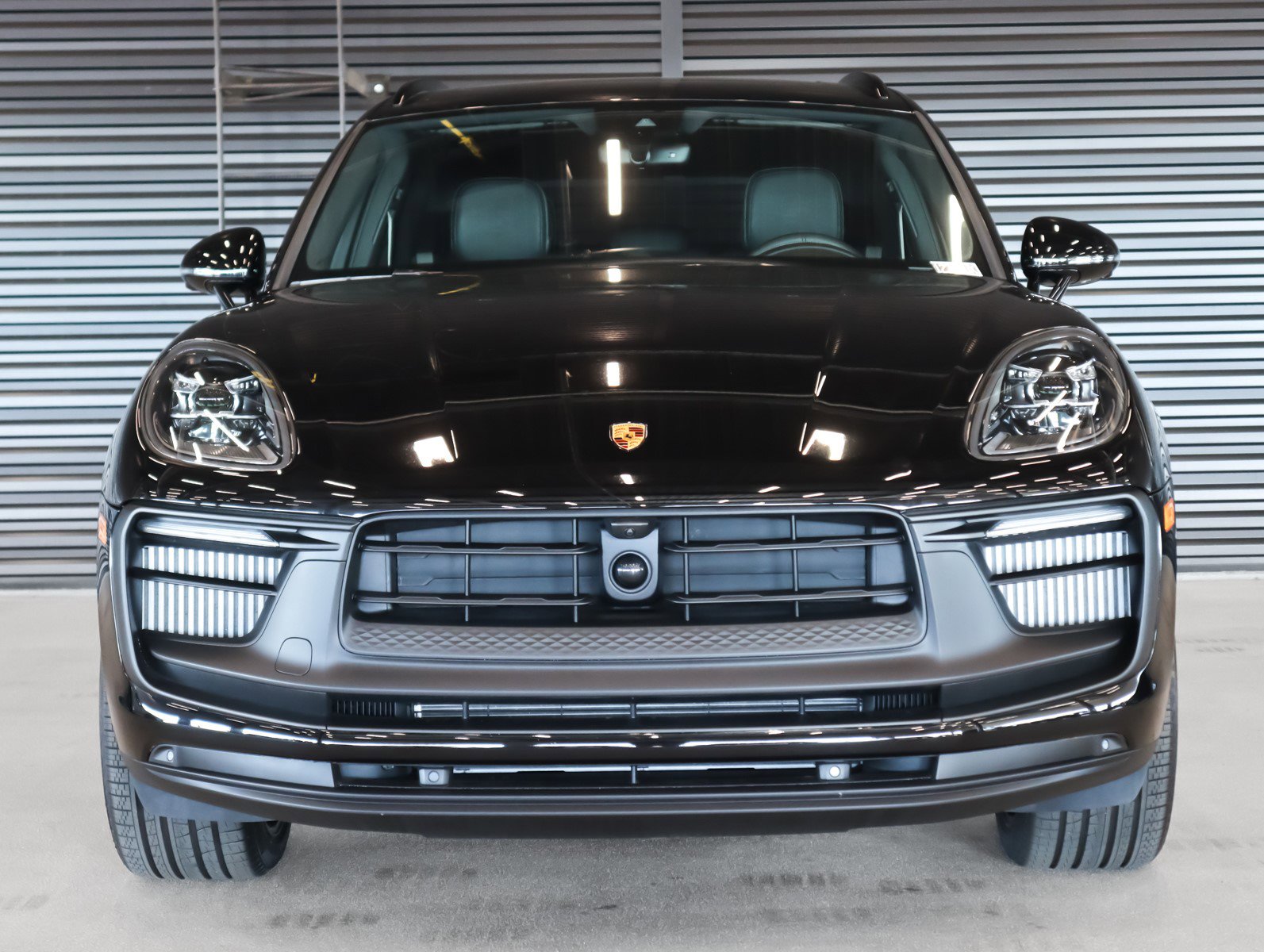 Certified 2025 Porsche Macan GTS image 8