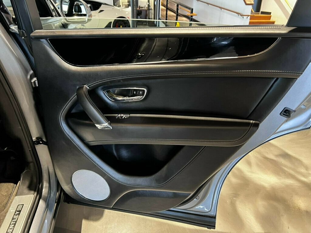 Used 2018 Bentley Bentayga AWD/4WD image 15