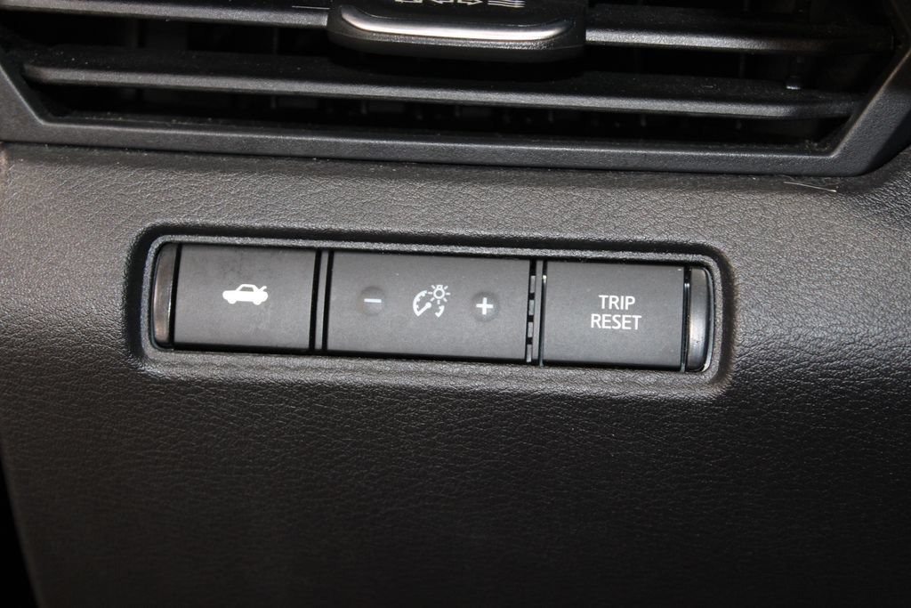Used 2024 Nissan Altima 2.5 SV FWD image 38