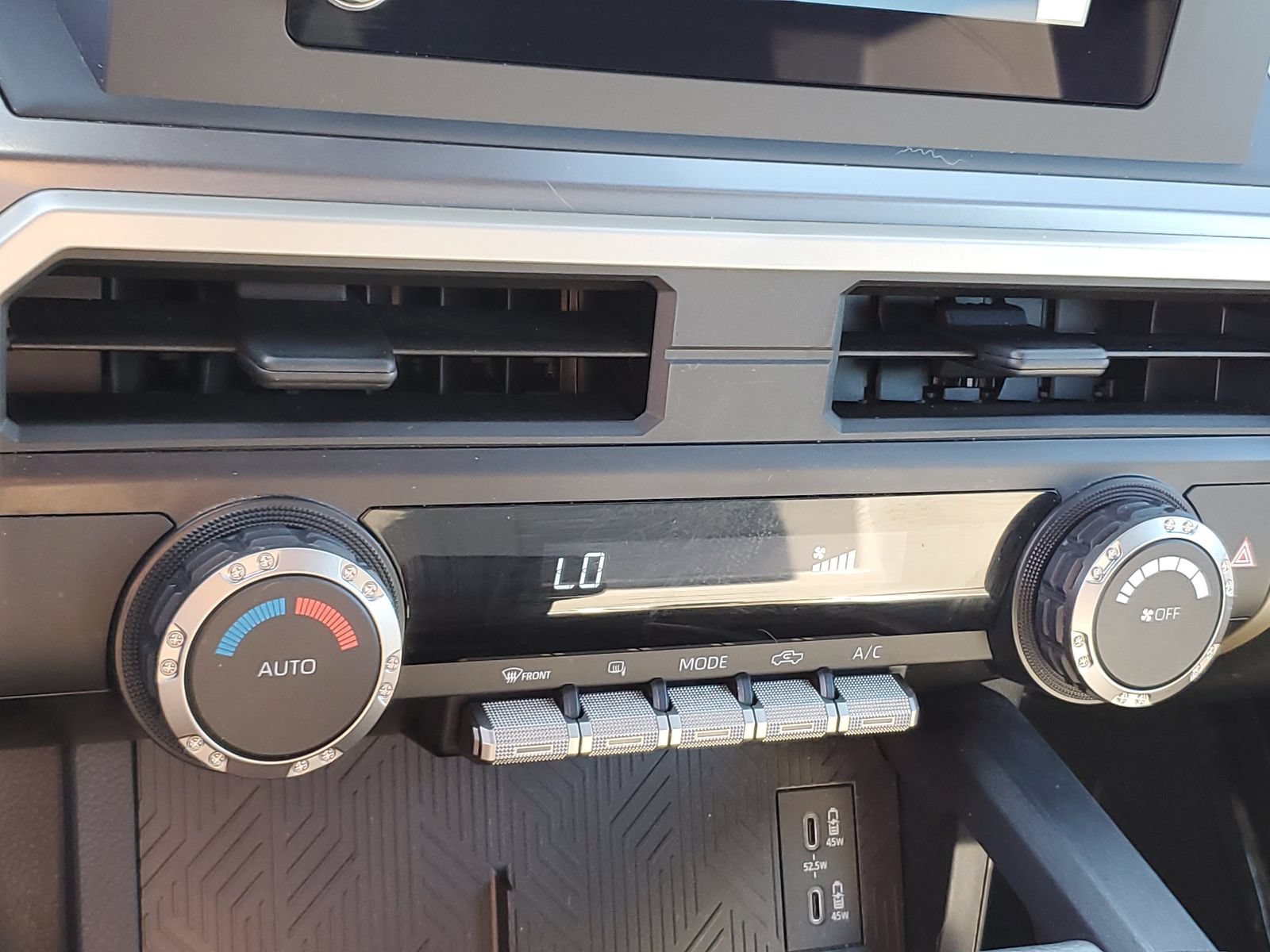 Certified 2025 Toyota Tacoma TRD Sport AWD/4WD image 28
