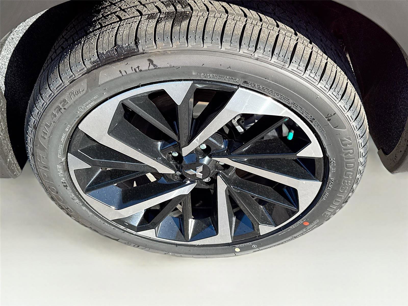 New 2025 Mitsubishi Outlander SEL image 32