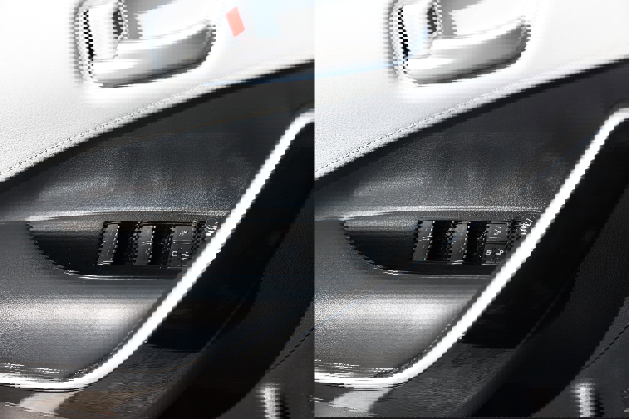 Used 2021 Toyota Corolla XSE image 48