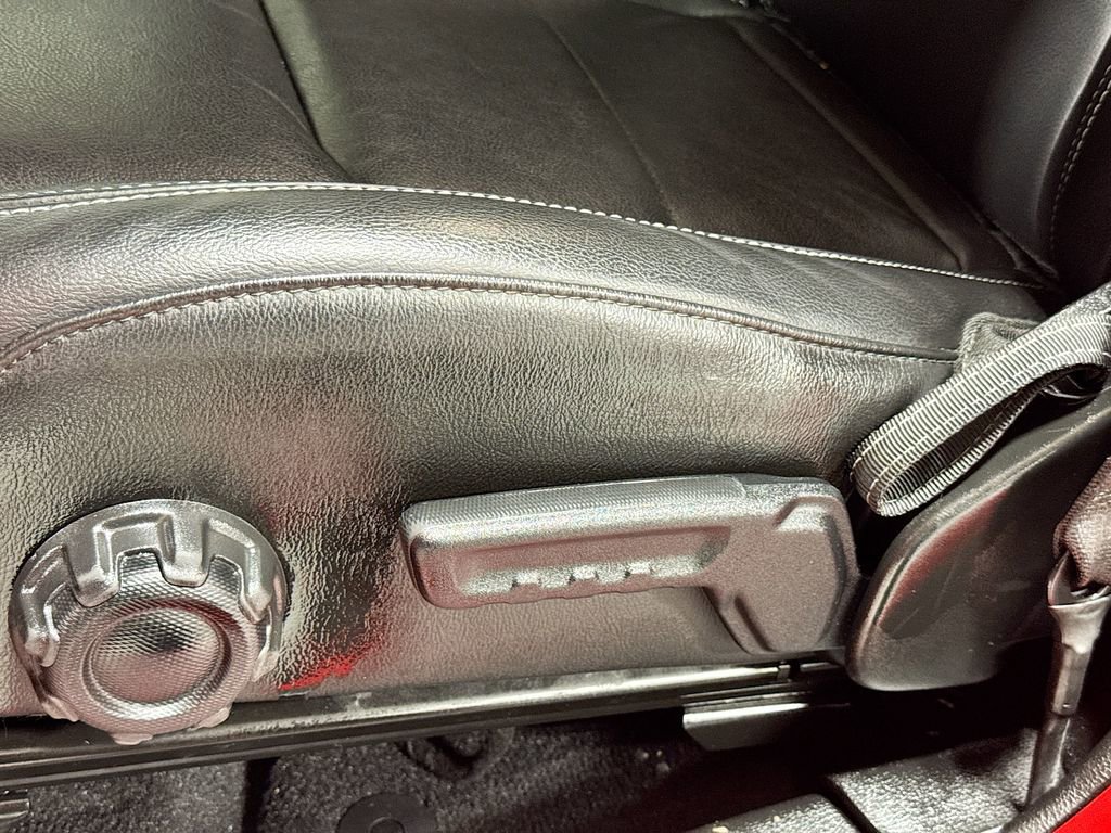 Used 2023 Jeep Wrangler Unlimited Sahara image 25