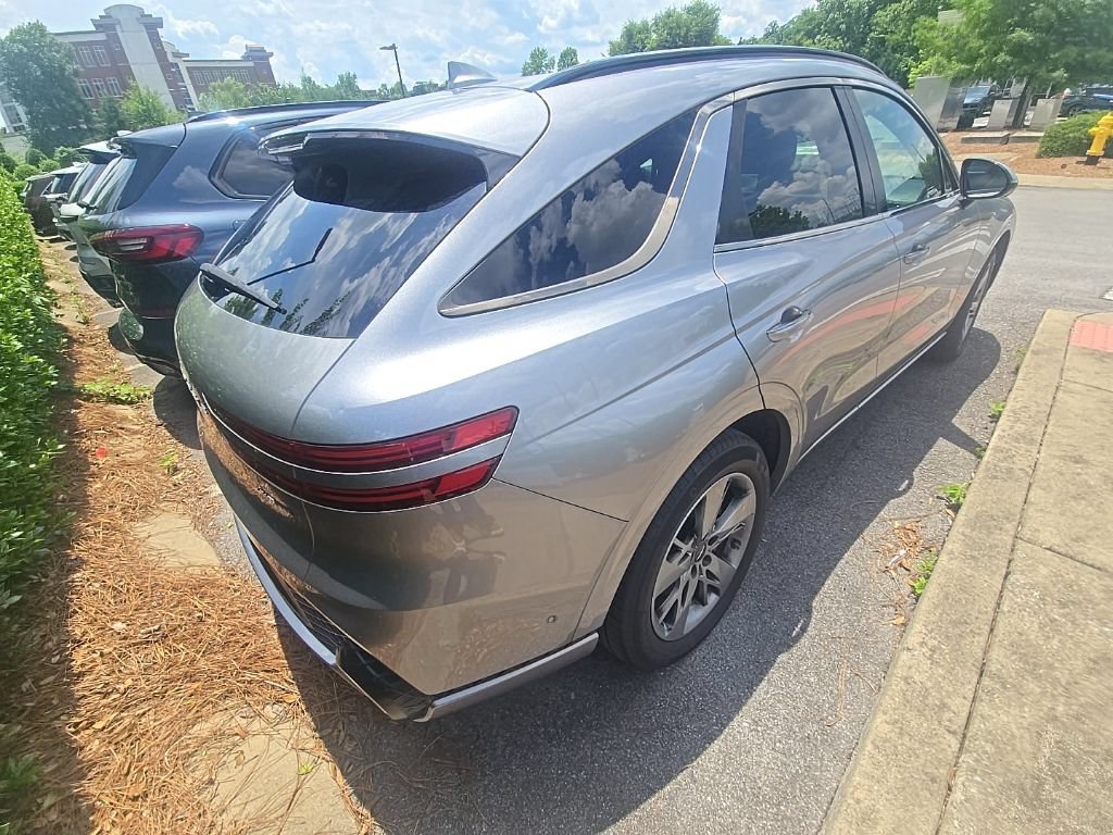 Used 2022 Genesis GV70 3.5T Sport w/ Sport Advanced Package AWD/4WD image 6