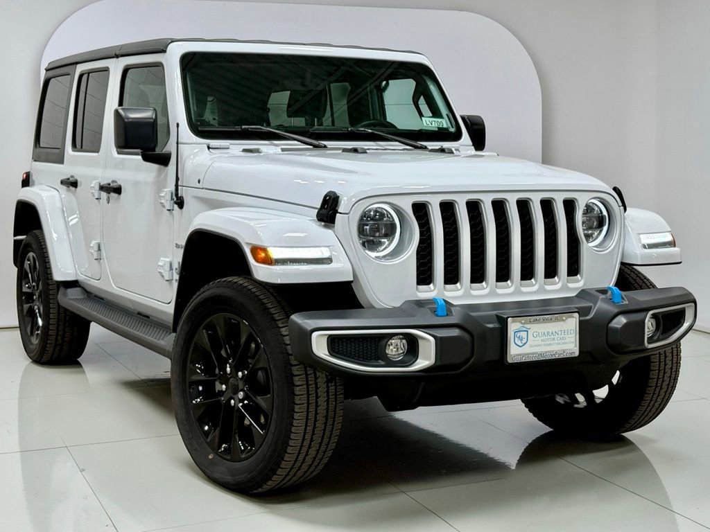 Used 2023 Jeep Wrangler Sahara w/ Cold Weather Group image 5