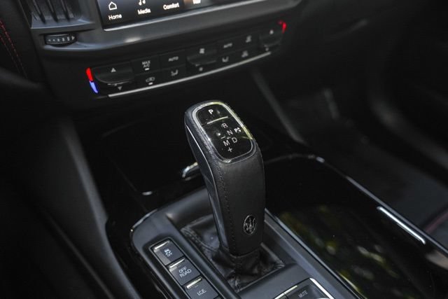 Used 2022 Maserati Levante GT AWD/4WD image 41