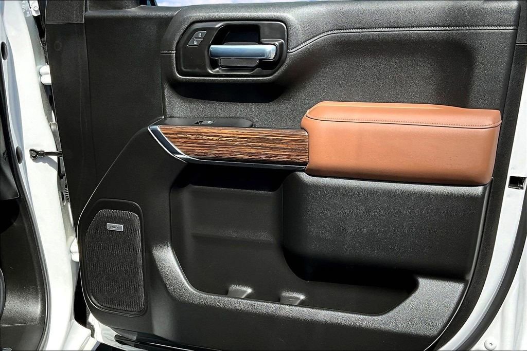 Used 2022 Chevrolet Silverado 1500 High Country w/ Technology Package image 31