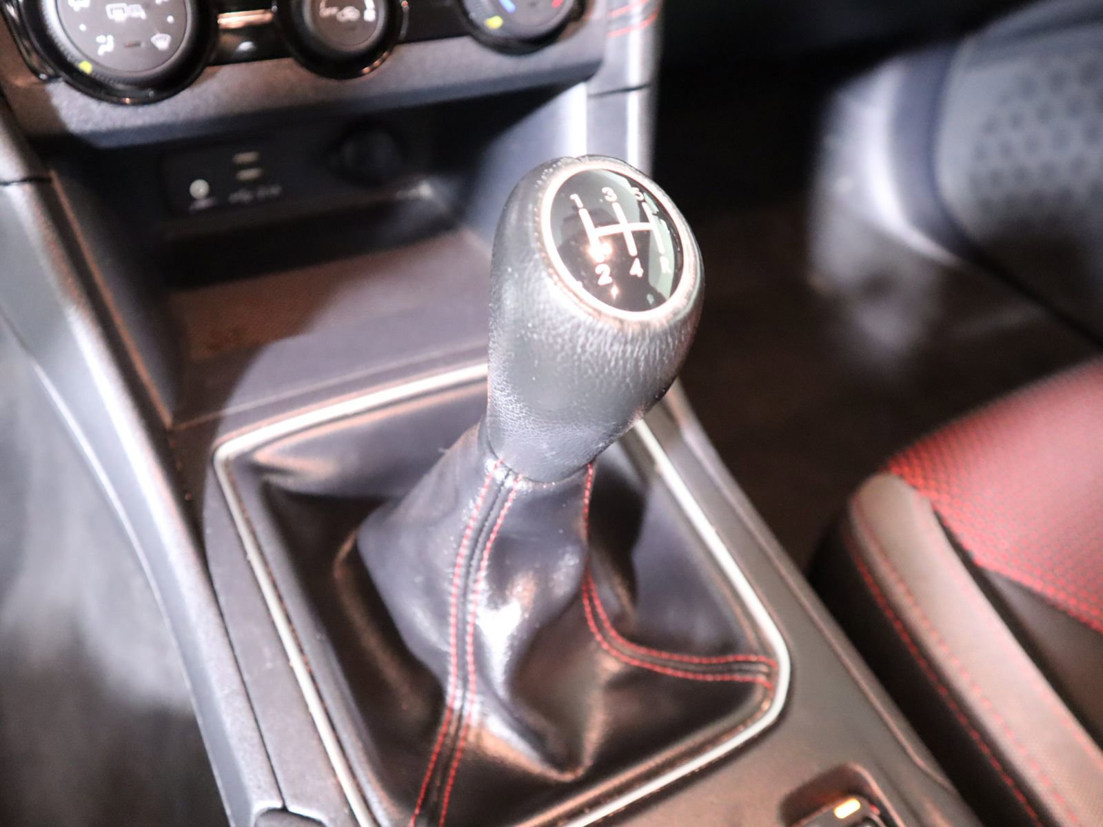 Used 2020 Subaru Impreza 2.0i Sport image 34