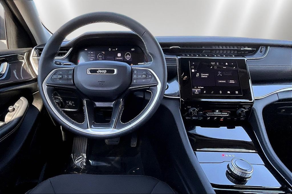 Used 2023 Jeep Grand Cherokee Laredo w/ Trailer Tow Prep Group (B) image 8