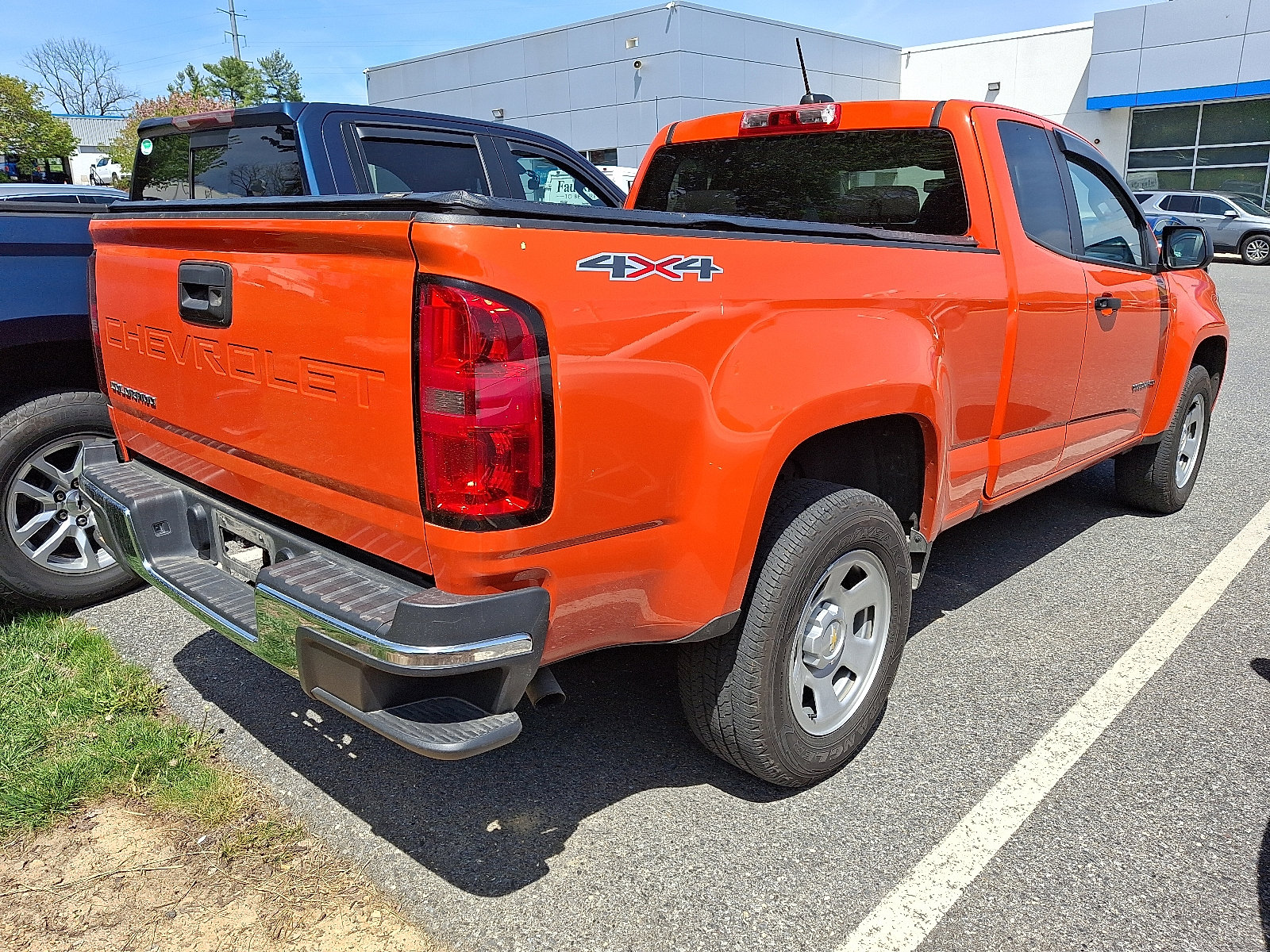 Used 2021 Chevrolet Colorado W/T AWD/4WD image 6