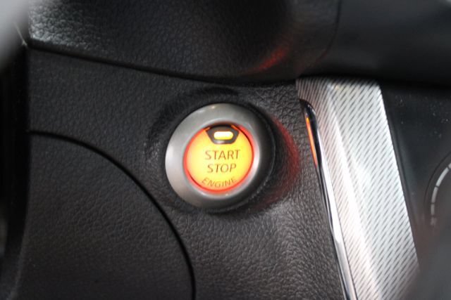 Used 2015 Nissan Sentra SR w/ Navigation Package FWD image 12