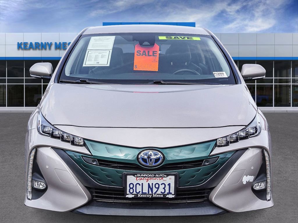 Used 2017 Toyota Prius Prime Advanced w/ Preferred Accessory Package FWD image 2