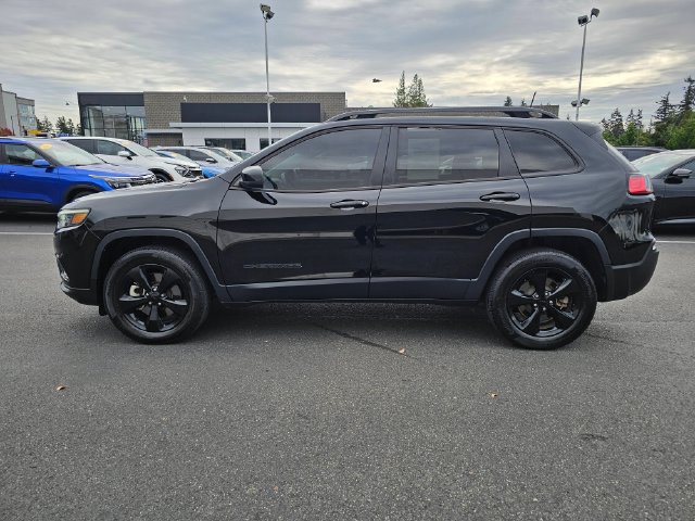 Used 2021 Jeep Cherokee Latitude Plus AWD/4WD image 2