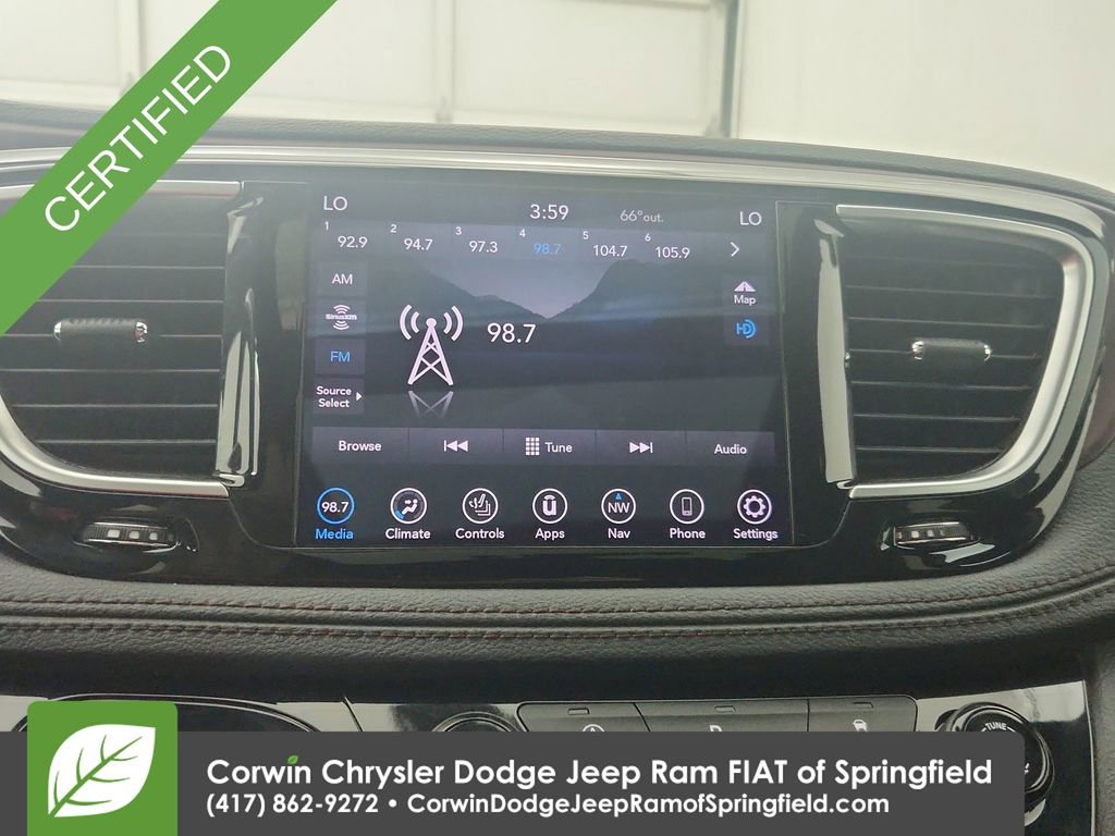 Certified 2020 Chrysler Pacifica Limited image 24