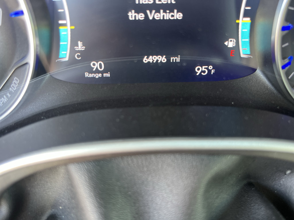 Used 2023 Chrysler Pacifica Touring-L FWD image 36