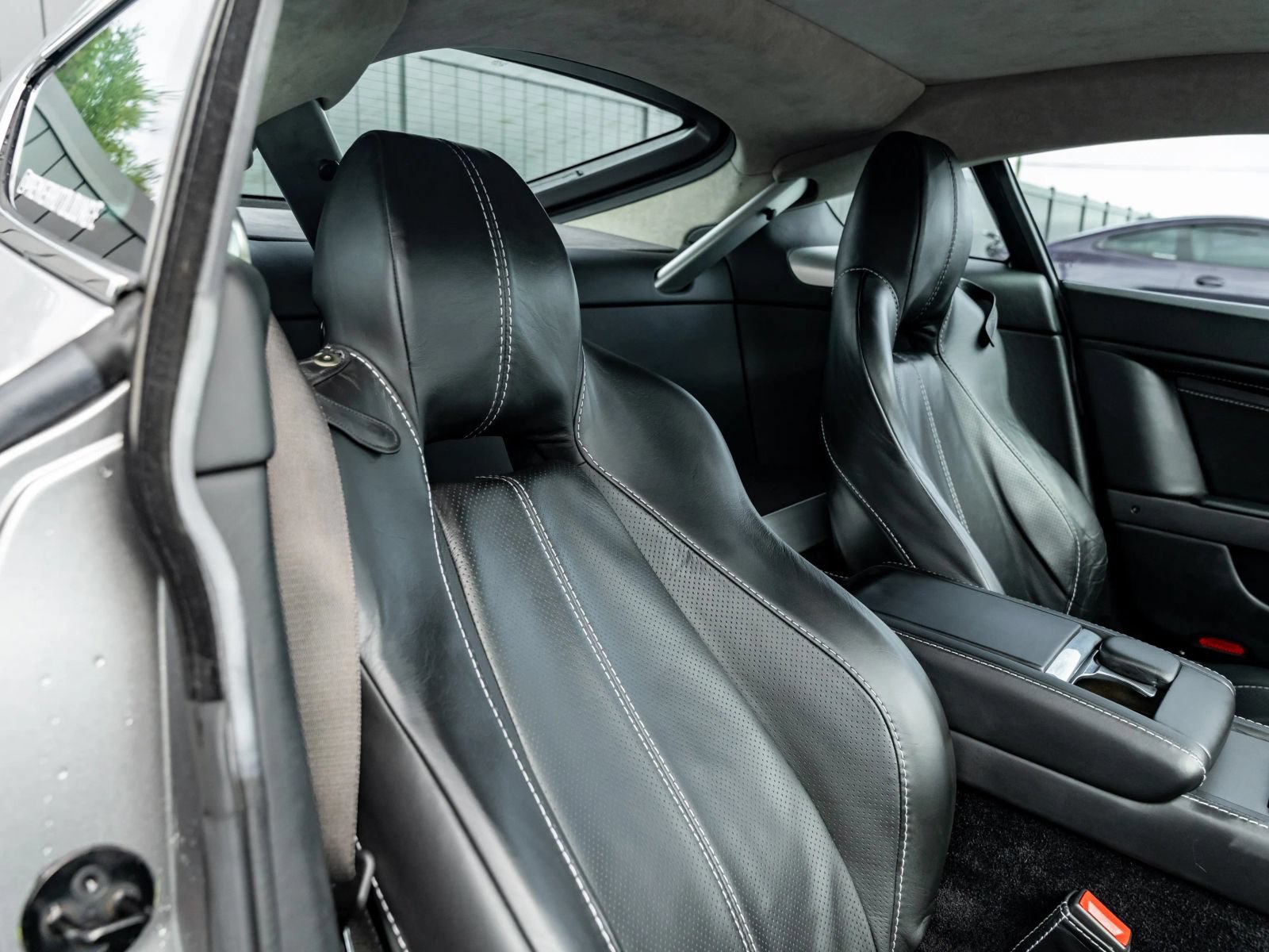 Used 2011 Aston Martin V8 Vantage Coupe RWD image 20