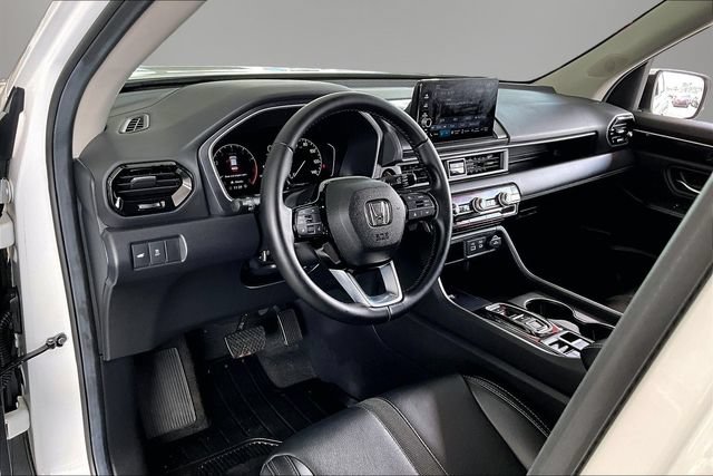 Used 2025 Honda Pilot EX-L image 14