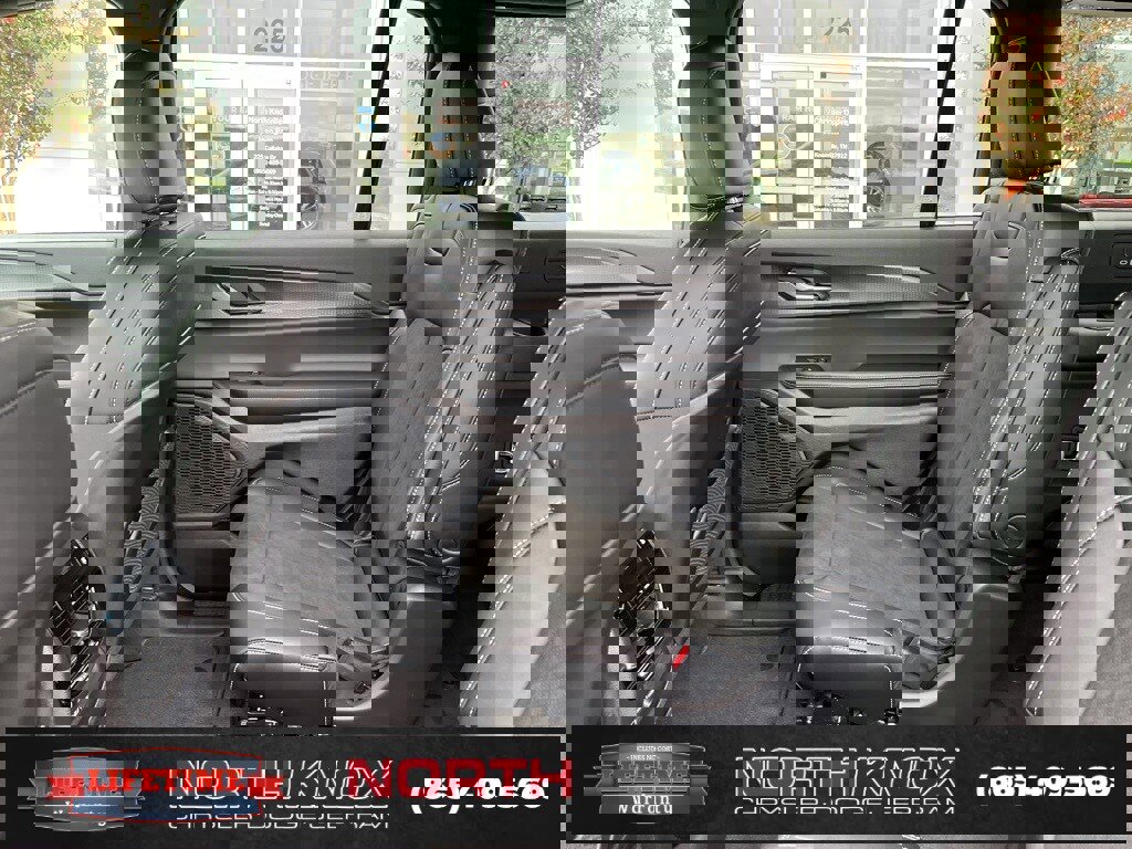 New 2025 Jeep Grand Cherokee L Altitude image 15