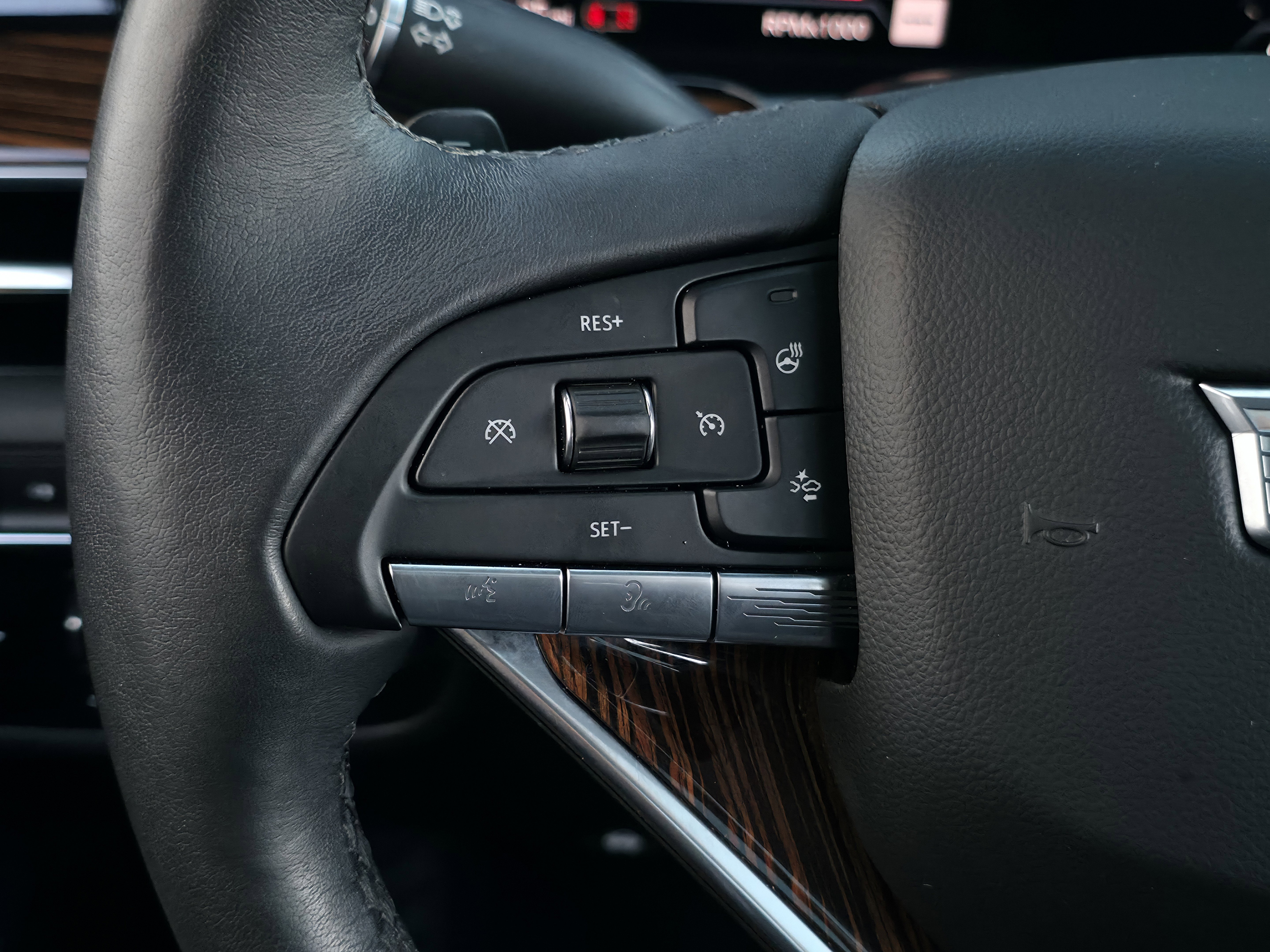 Used 2021 Cadillac Escalade Premium Luxury w/ Driver Assist Tech Package image 20