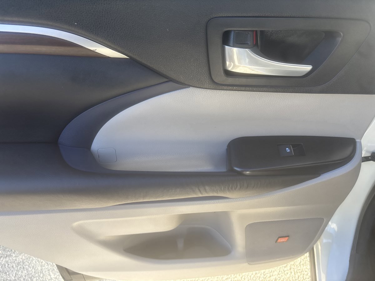 Used 2016 Toyota Highlander Limited Platinum image 26