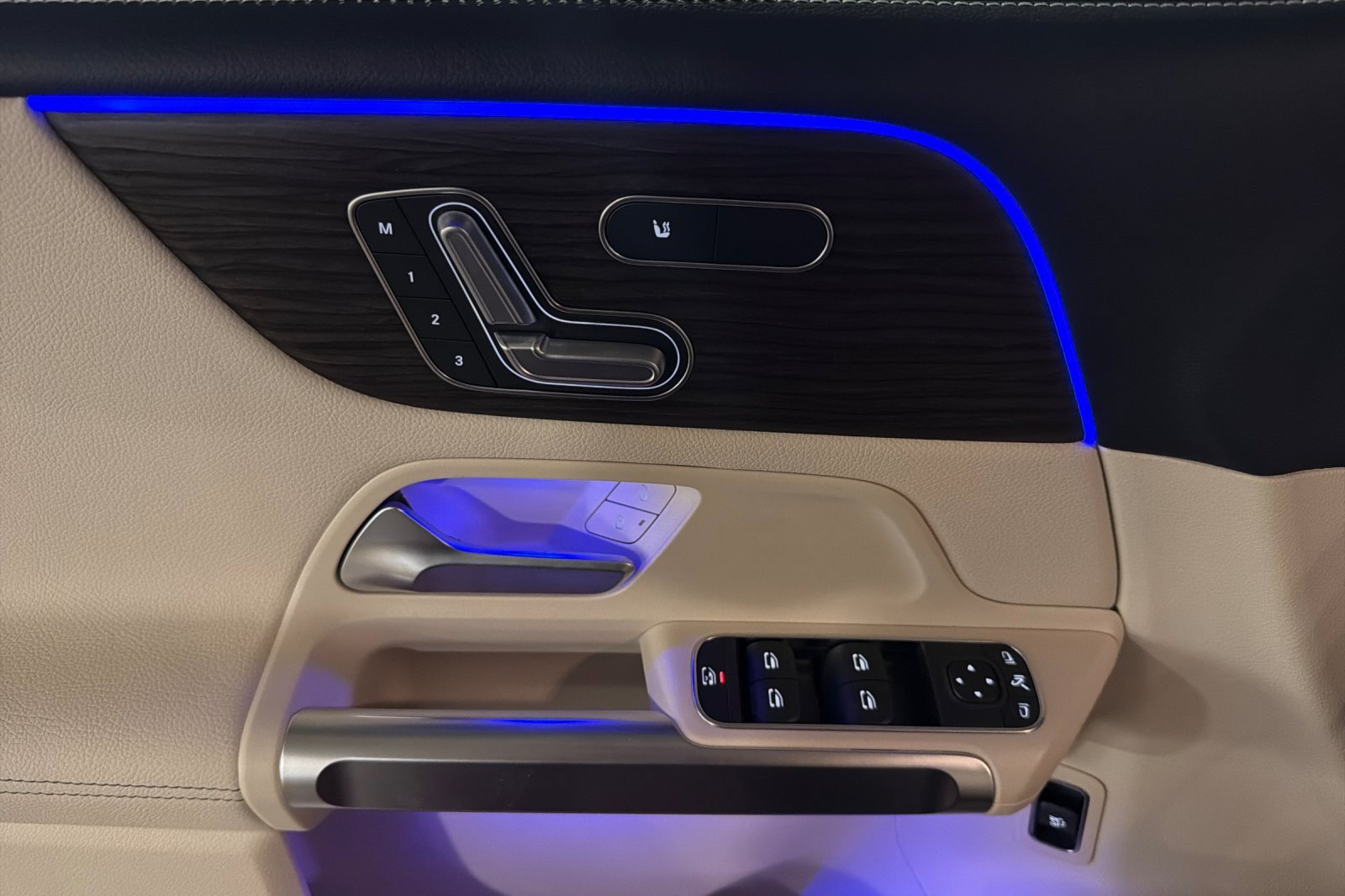 New 2026 Mercedes-Benz GLB 250 image 10