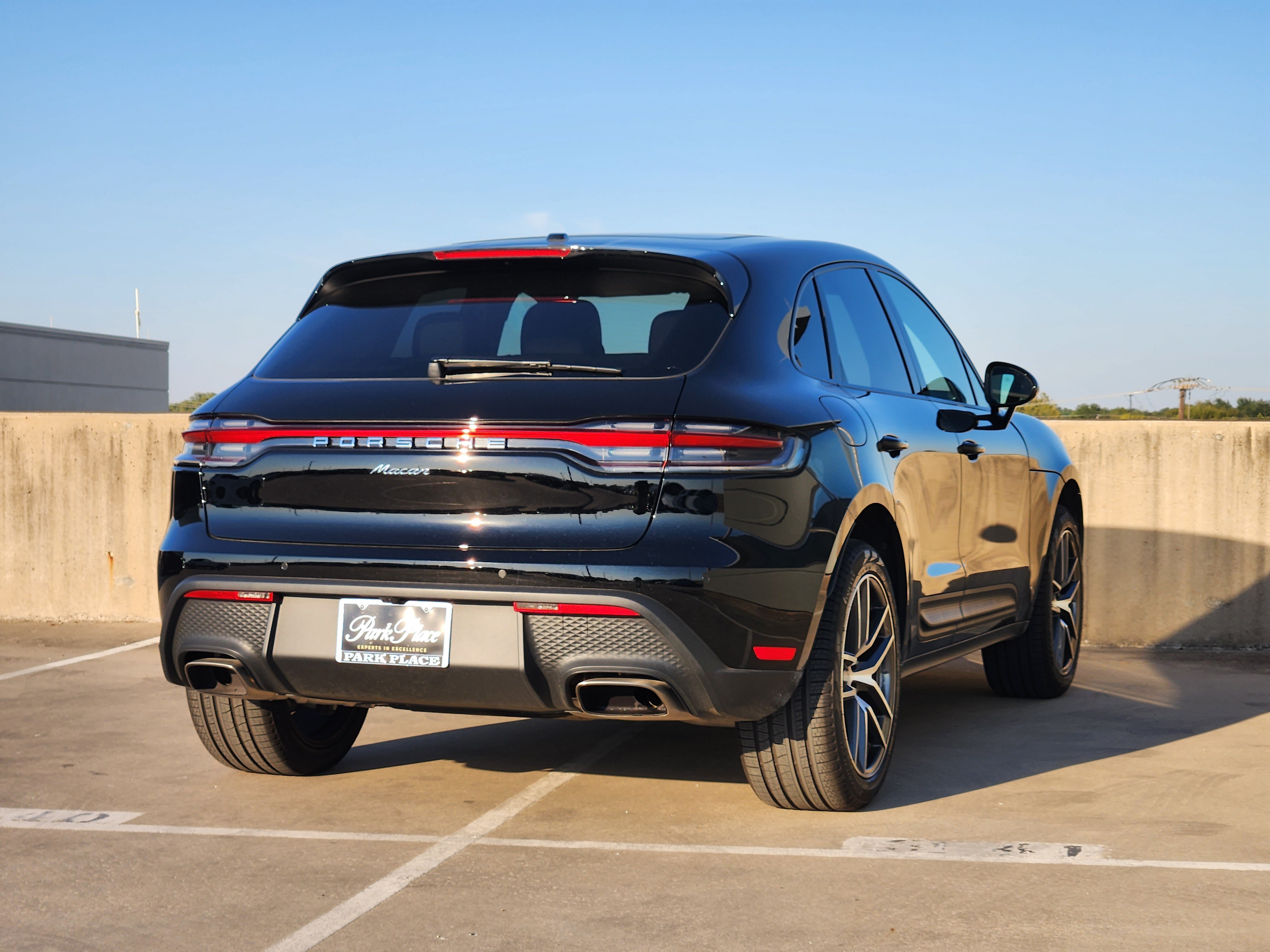 Certified 2026 Porsche Macan AWD/4WD image 8
