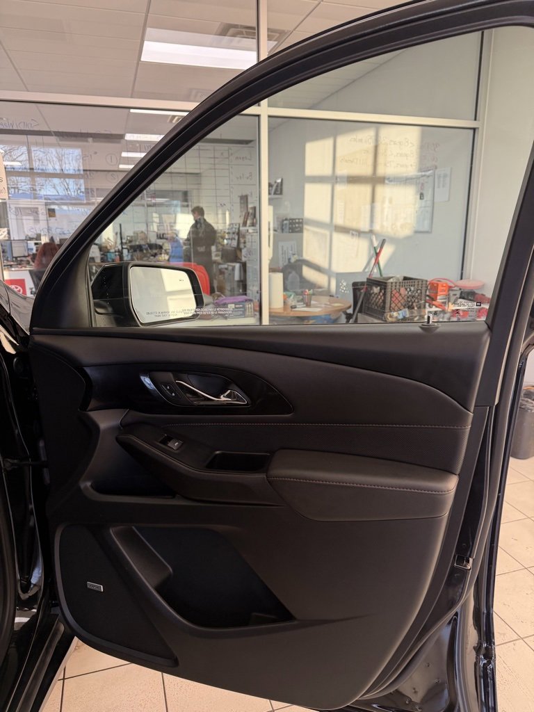 Certified 2023 Chevrolet Traverse RS image 25