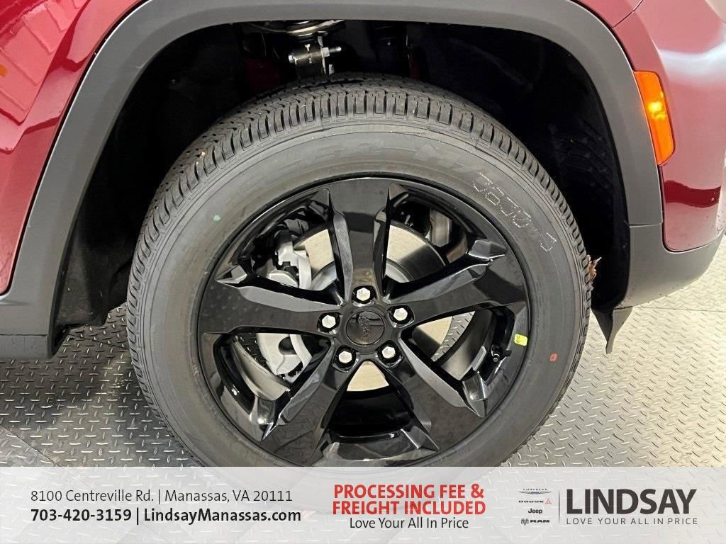 New 2025 Jeep Grand Cherokee Altitude image 11