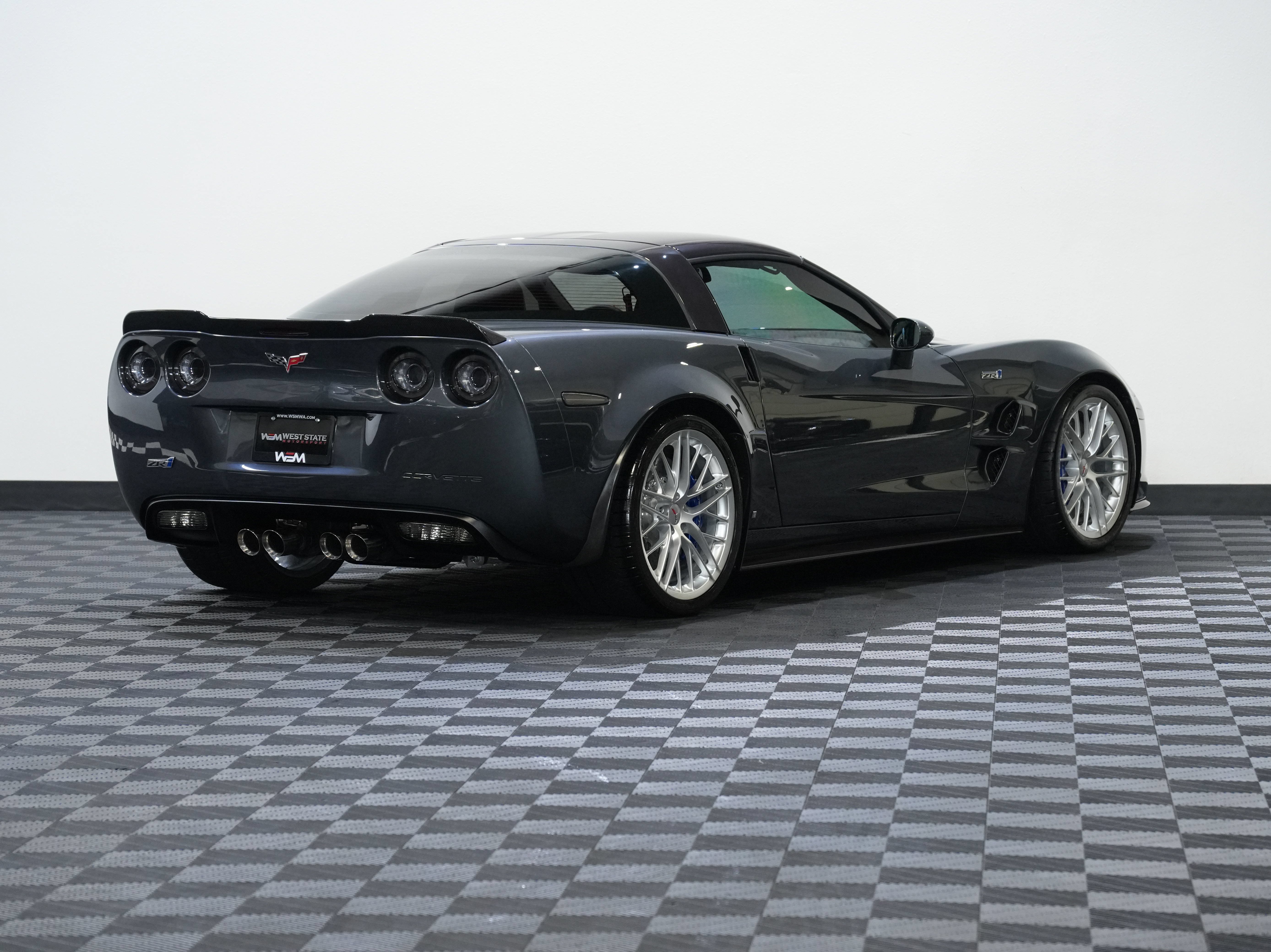 Used 2009 Chevrolet Corvette ZR1 w/ Preferred Equipment Group RWD image 6