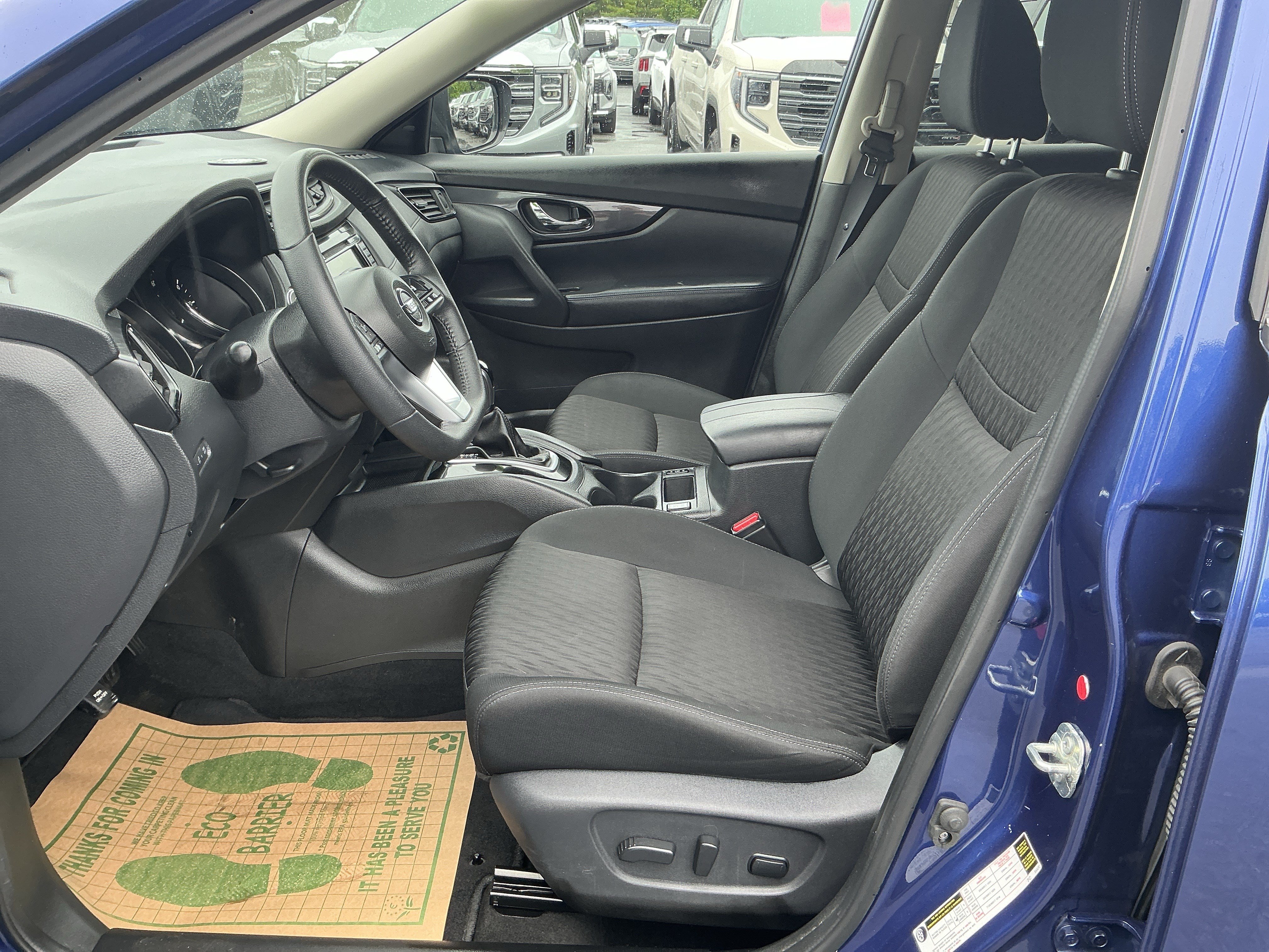 Used 2020 Nissan Rogue SV AWD/4WD image 15