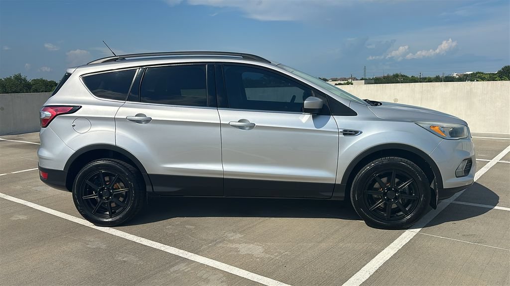 Used 2018 Ford Escape SE w/ SE Sync 3 Package FWD image 13