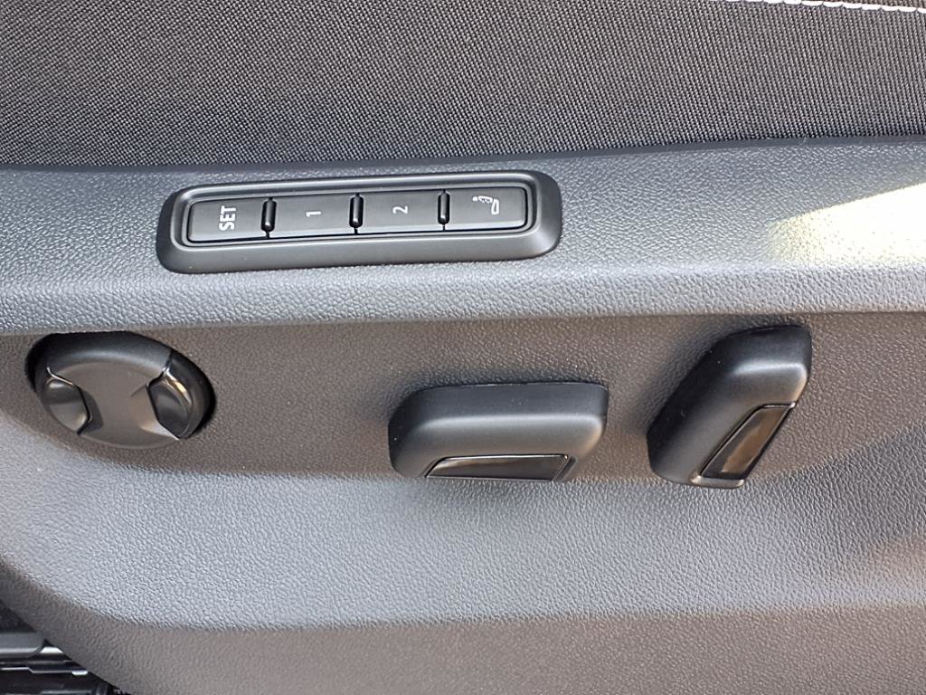 New 2025 Volkswagen Atlas SEL Premium R-Line image 12