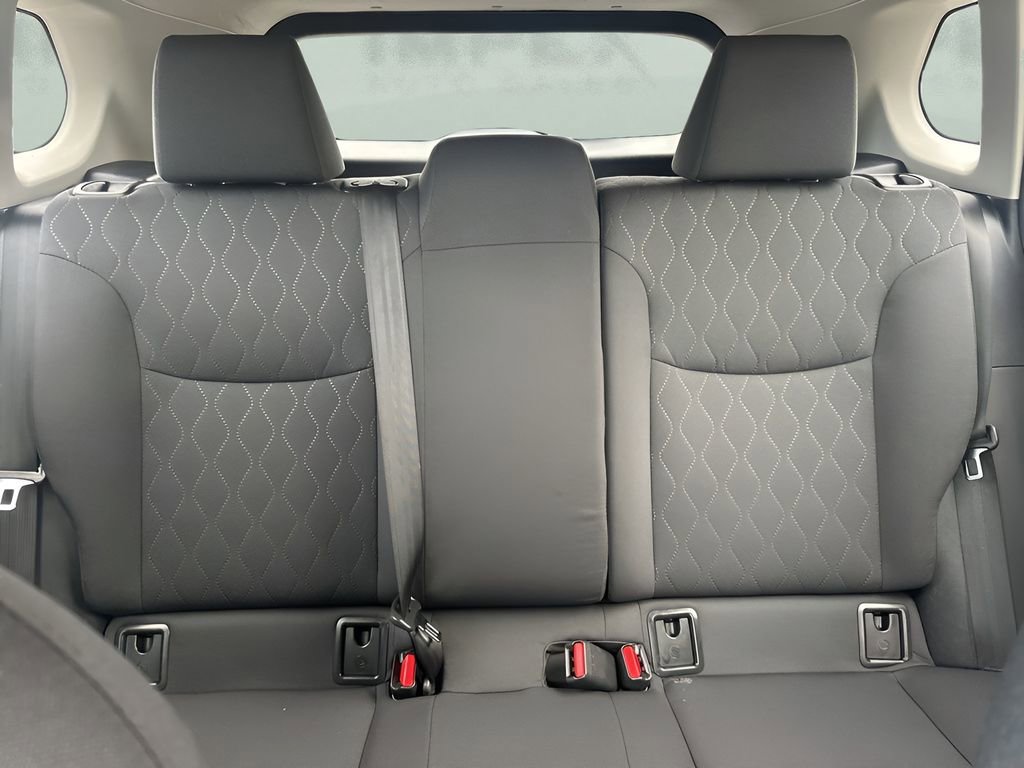 Used 2025 Toyota Corolla Cross LE image 10