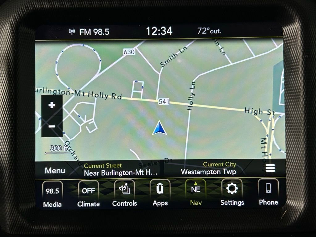 Used 2022 Jeep Gladiator Willys AWD/4WD image 18