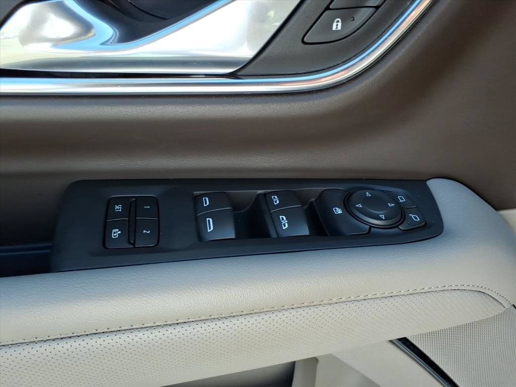 Used 2023 GMC Yukon XL SLT AWD/4WD image 23